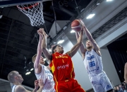 开云官方app入口-包含塞尔维亚男篮鏖战阿根廷男篮，欧文高光表现的词条