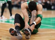 开云体育APP下载-马刺翻盘广州队，塔图姆高光表现的简单介绍