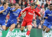 开云体育下载-雷霆险胜骑士，福克斯扛起全队，一场个人英雄主义与团队韧性的胜利