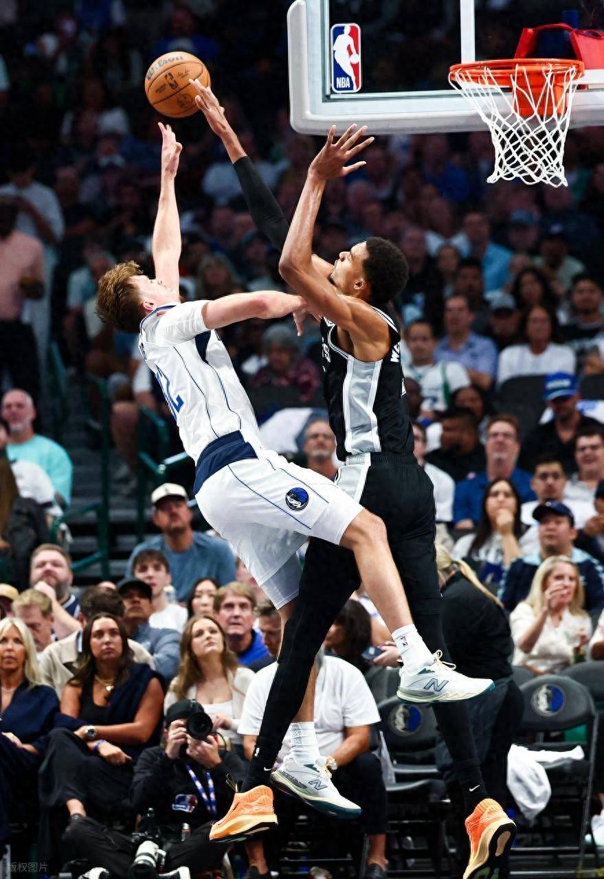 马刺碾压独行侠，威斯布鲁克制霸全场的简单介绍