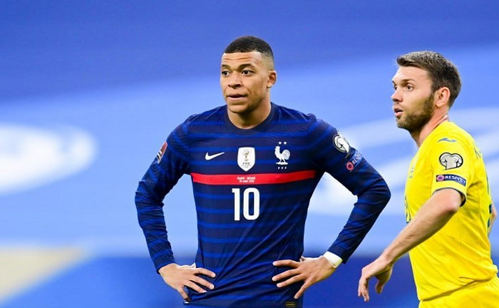 法国队逆转英格兰队，奥恰洛夫刷新纪录