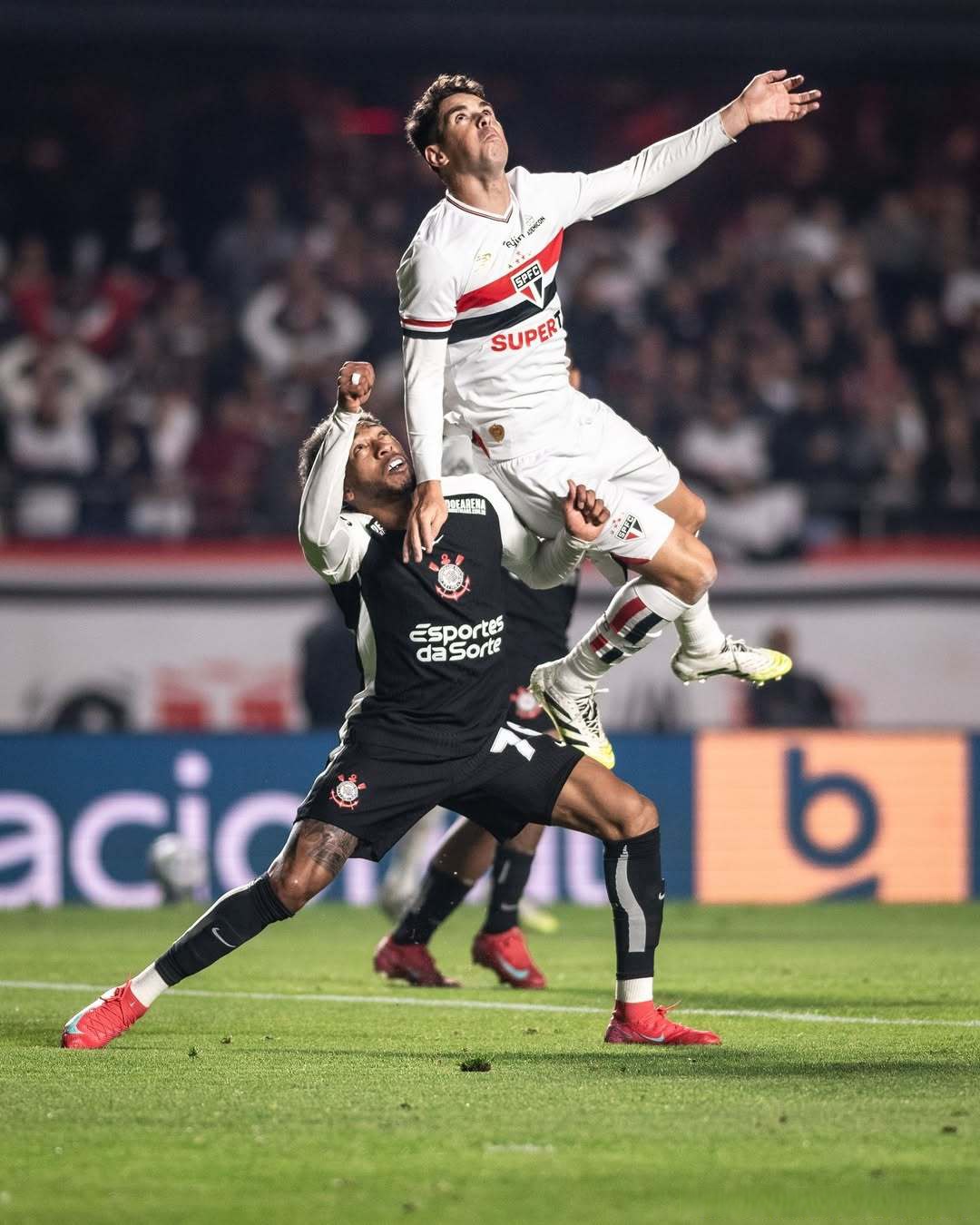 包含布内利主场险胜水晶宫，壮大保级气势的词条