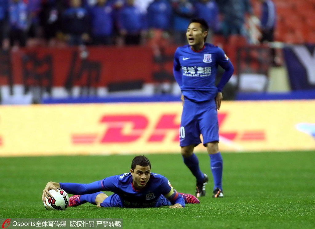 包含上海绿地申花抢得一分，保持彼此分差不变的词条