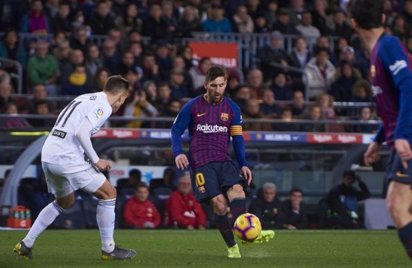 塞维利亚客场力挽狂澜，惊险赢球的简单介绍