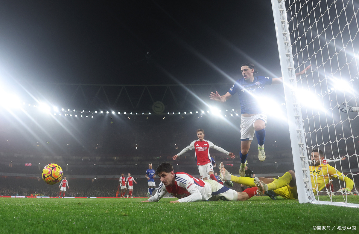 精彩的比赛让人们对足球的热情再次点燃