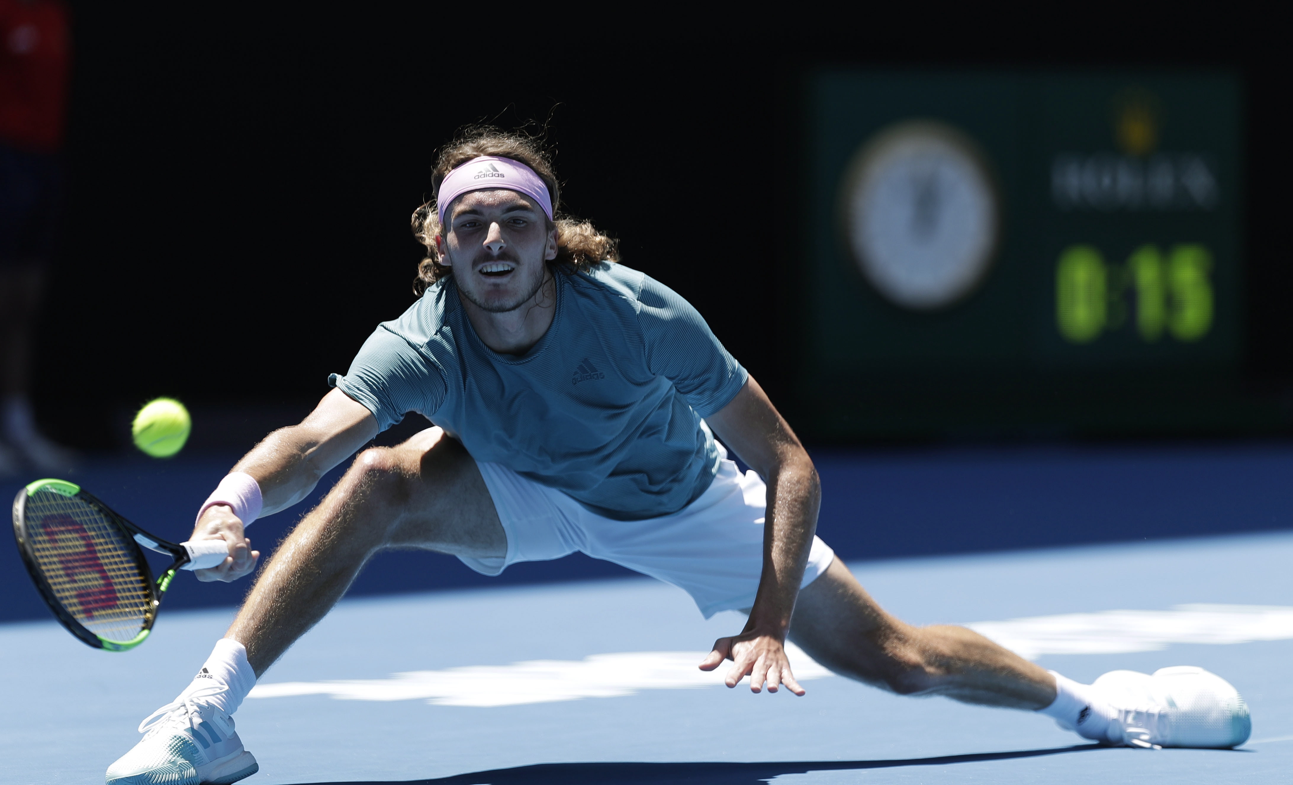 英国网球队血洗澳大利亚网球队，西西帕斯爆发神勇的简单介绍