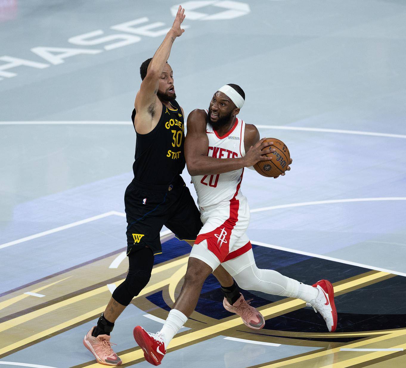 关键一战！球队在比赛中决胜负