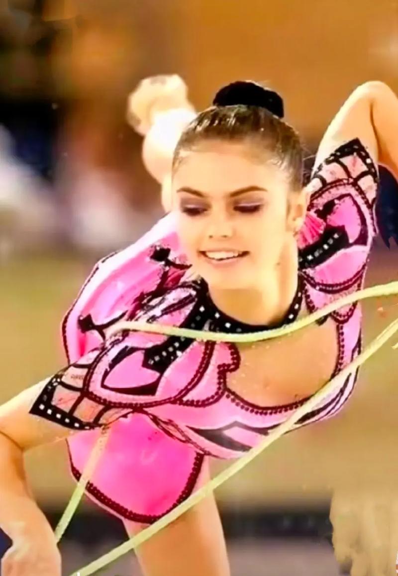 包含体操女子比赛：俄罗斯选手称霸的词条