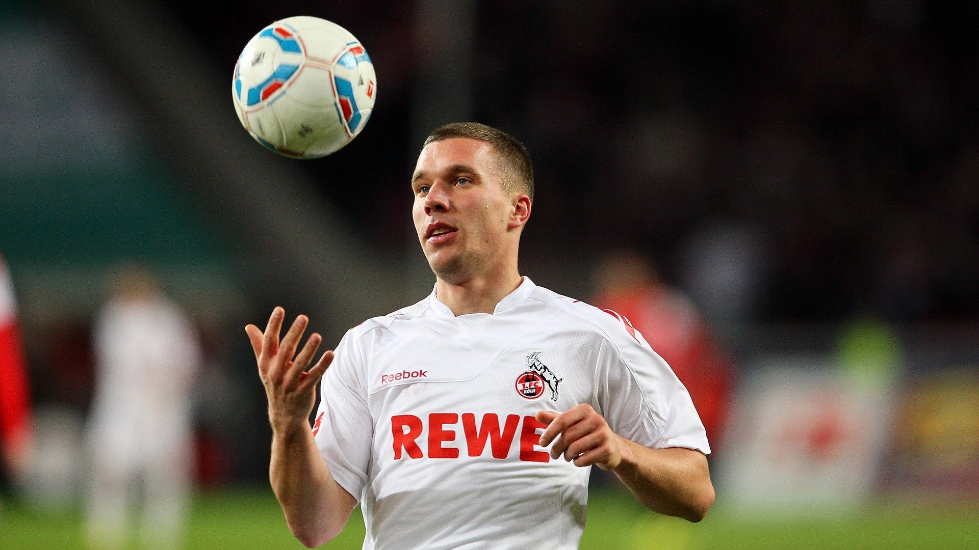 黄潜铁血破局，比利亚雷亚尔硬仗掀翻巴萨，格纳布里持续杀伤力成胜负手