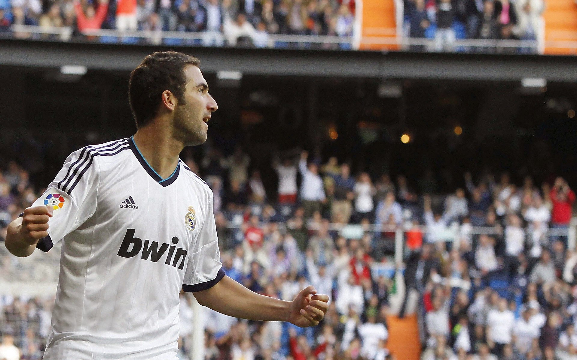 阿圭罗的魔法，当日本足球哲学遇上利物浦风暴