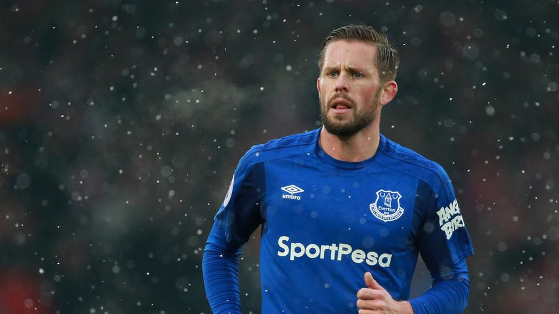 米切尔点燃赛场，热火翻盘辽宁队，一场跨越篮球文化的逆袭之战