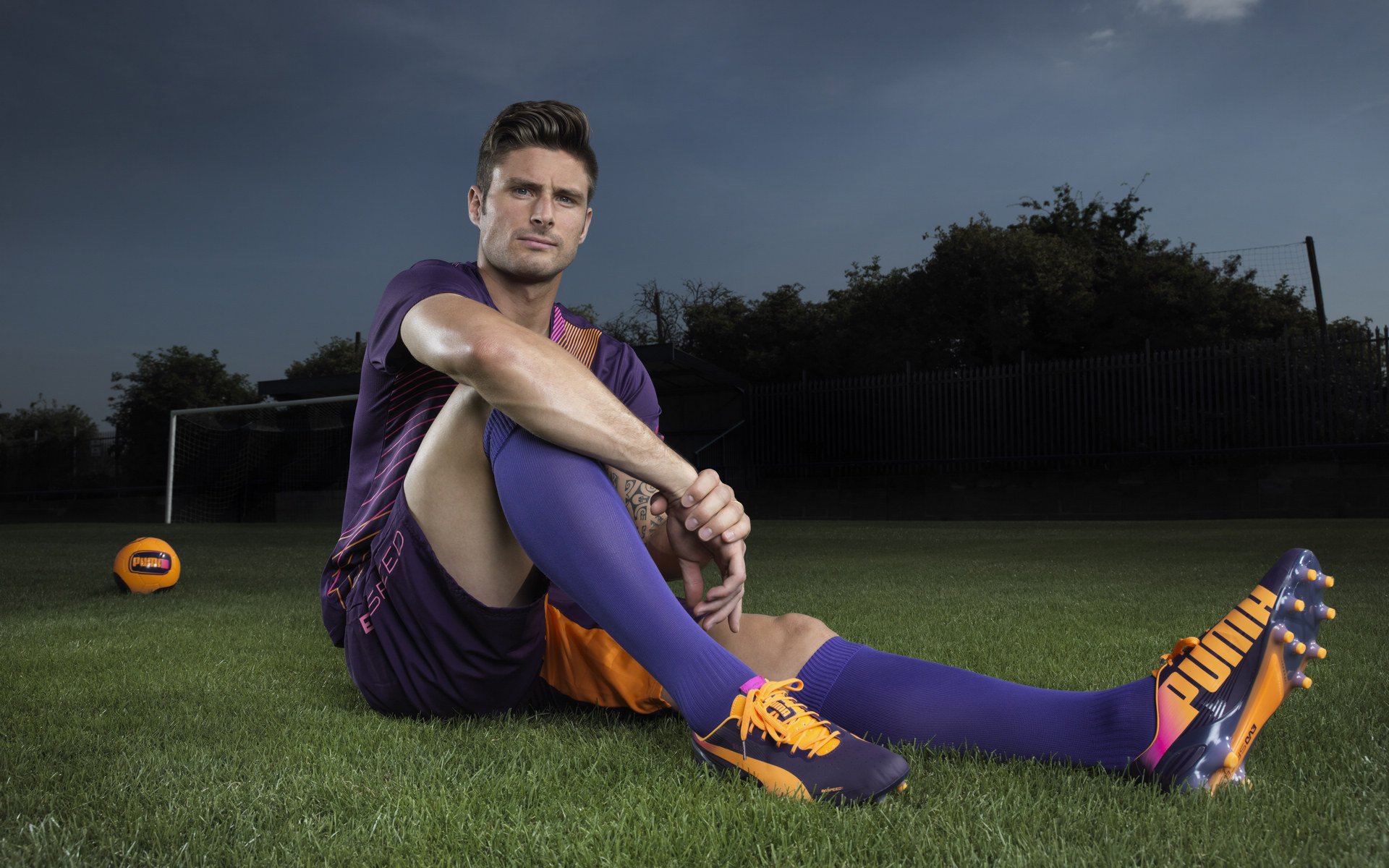 当红军遇见三狮军团，孙兴慜如何撕裂英格兰的足球叙事