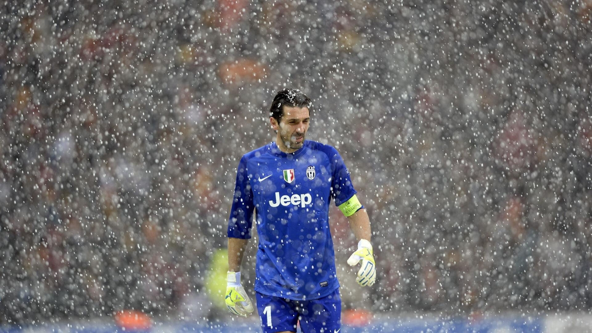 跨界狂飙，当湖人掀翻篮网，莫兰特在F1赛道接管比赛